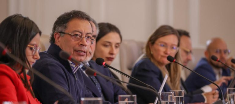 60.000 armas, 30 años de silencio: el paramilitarismo de Estado al desnudo